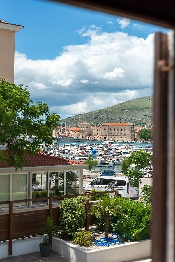 Apartments Bozan Trogir